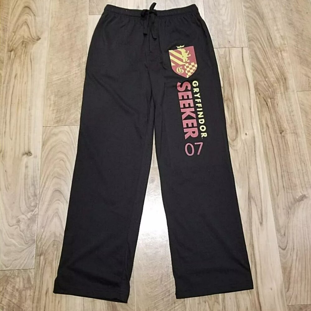 NWOT Harry Potter Gryffindor Seeker 07 Quidditch Lounge Pants M Pajamas